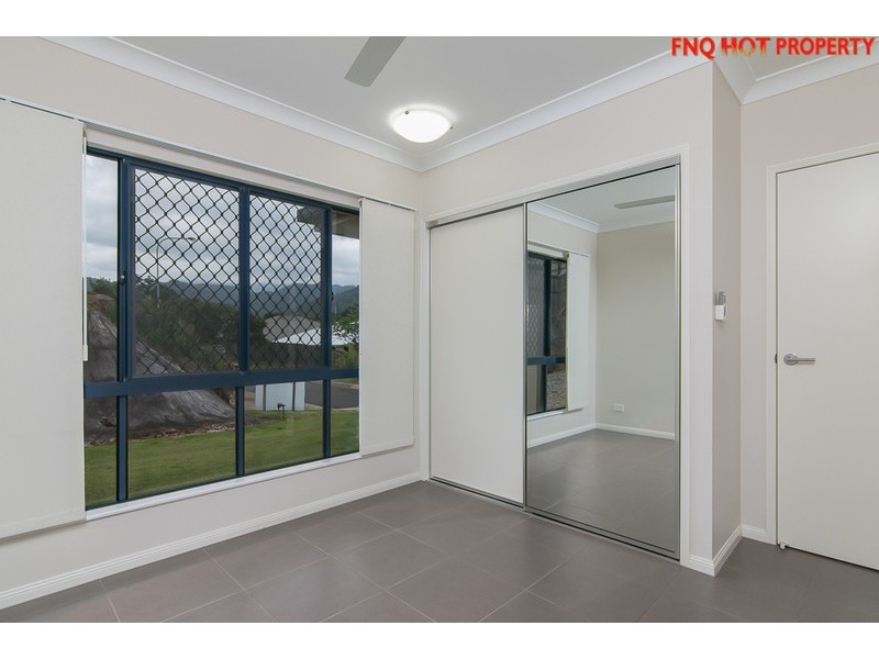 3 Queely Close, Redlynch QLD 4870