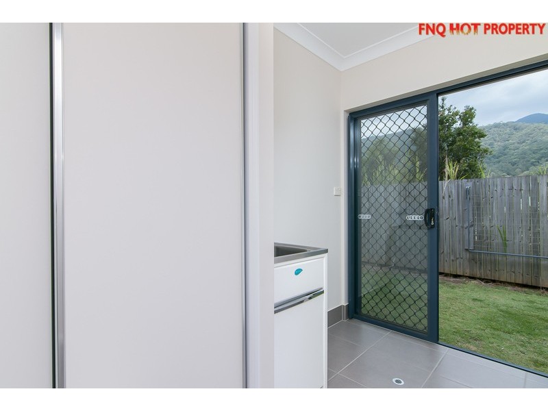 3 Queely Close, Redlynch QLD 4870