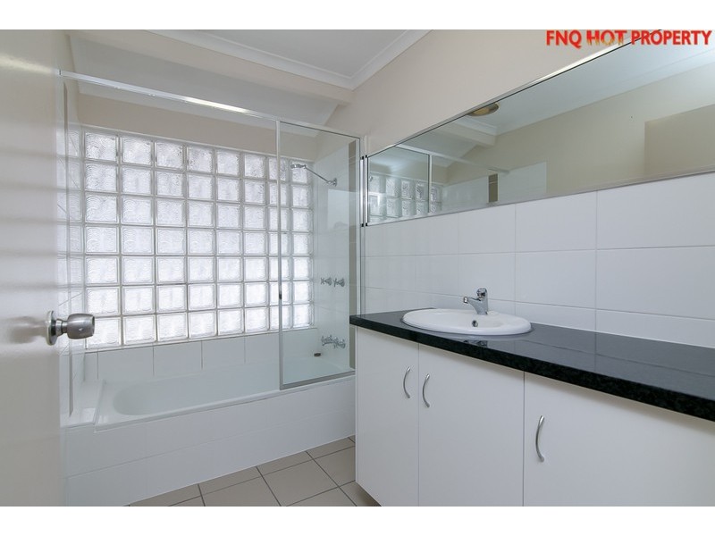 1 Coleus Court, Mooroobool QLD 4870