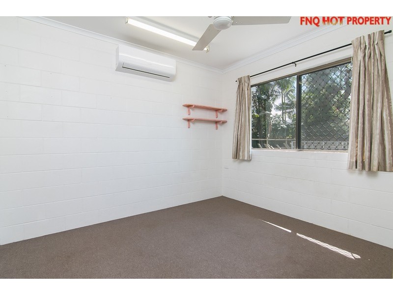 90 Enmore St, Manoora QLD 4870