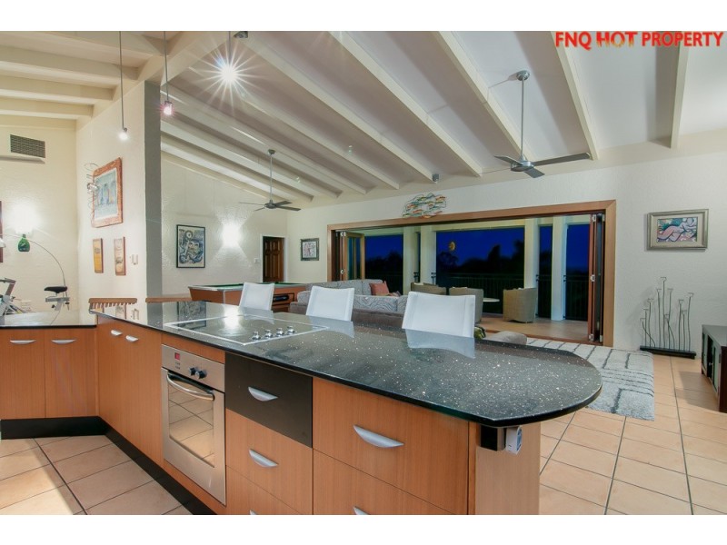 30-32 Alexandra St, Clifton Beach QLD 4879