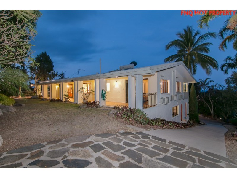 30-32 Alexandra St, Clifton Beach QLD 4879