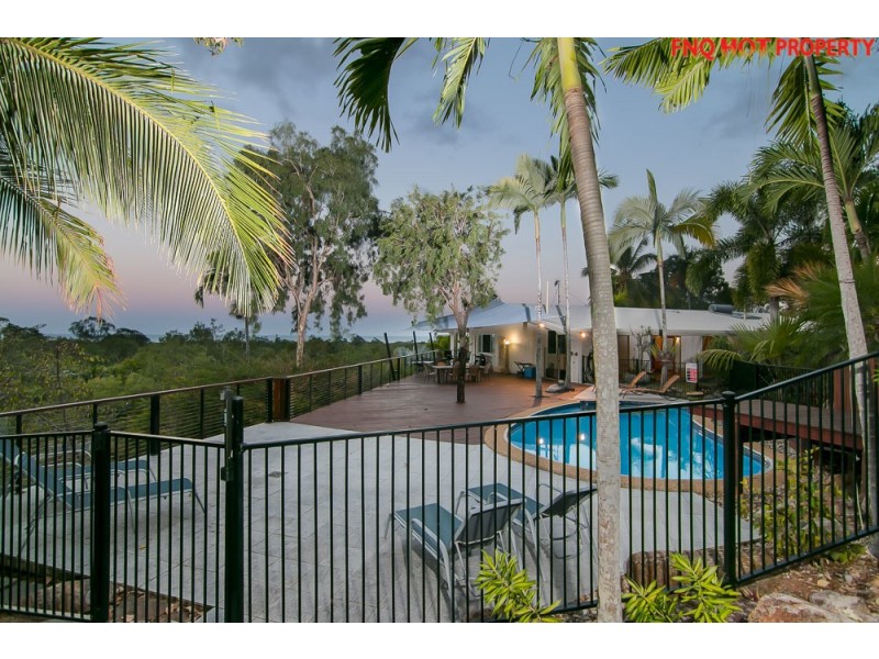 30-32 Alexandra St, Clifton Beach QLD 4879