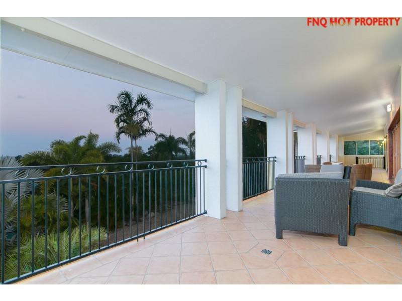 30-32 Alexandra St, Clifton Beach QLD 4879