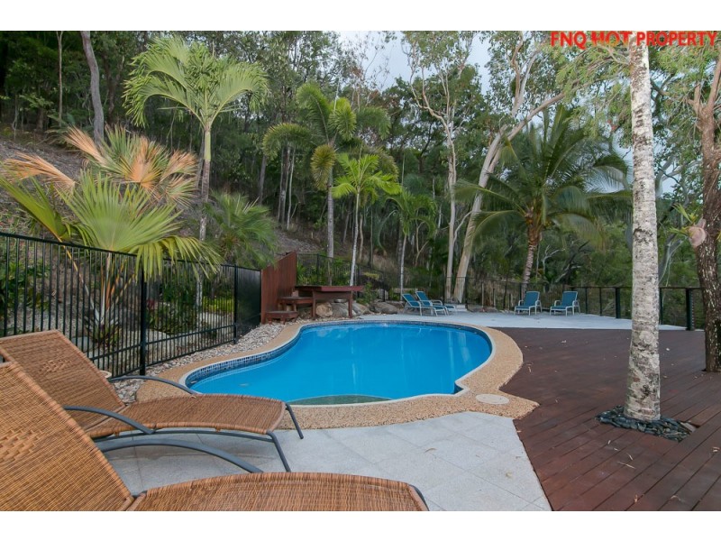 30-32 Alexandra St, Clifton Beach QLD 4879