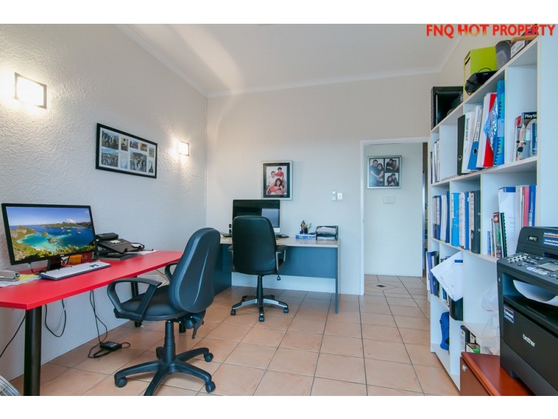 30-32 Alexandra St, Clifton Beach QLD 4879