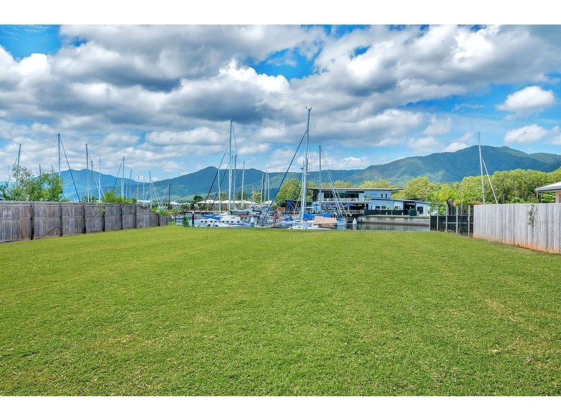 33 Riverside Parade, Trinity Park QLD 4879