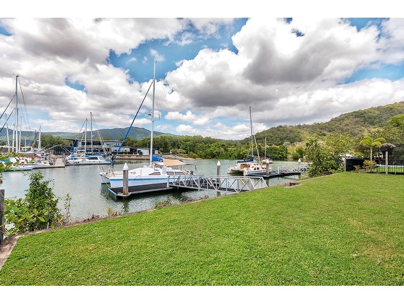 33 Riverside Parade, Trinity Park QLD 4879