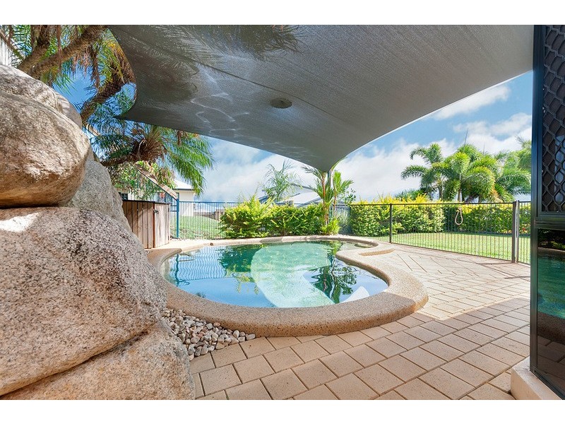 4  Crowsnest Terrace, Trinity Beach QLD 4879