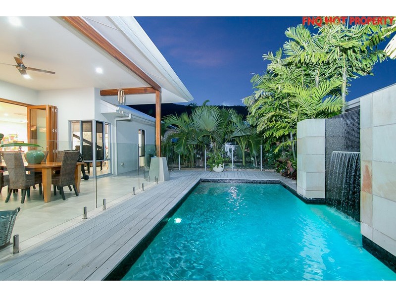 6 Lakeside Drive, Smithfield QLD 4878