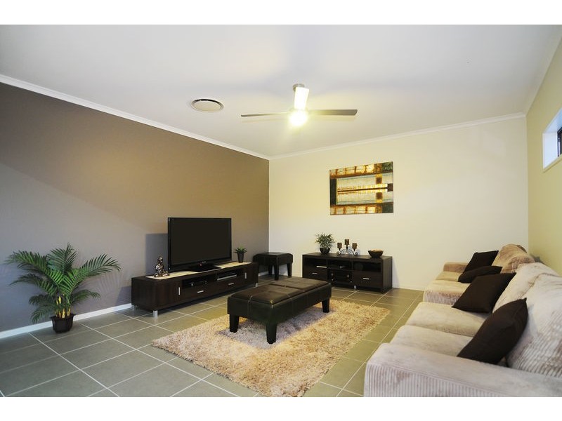 33 Iridescent Close, Trinity Park QLD 4879