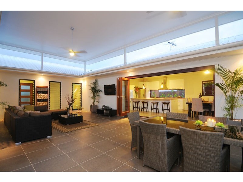 33 Iridescent Close, Trinity Park QLD 4879