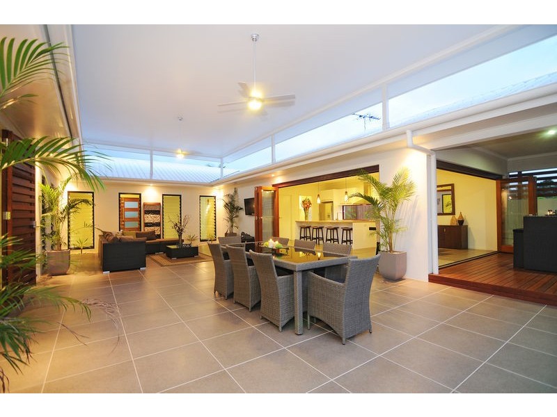 33 Iridescent Close, Trinity Park QLD 4879