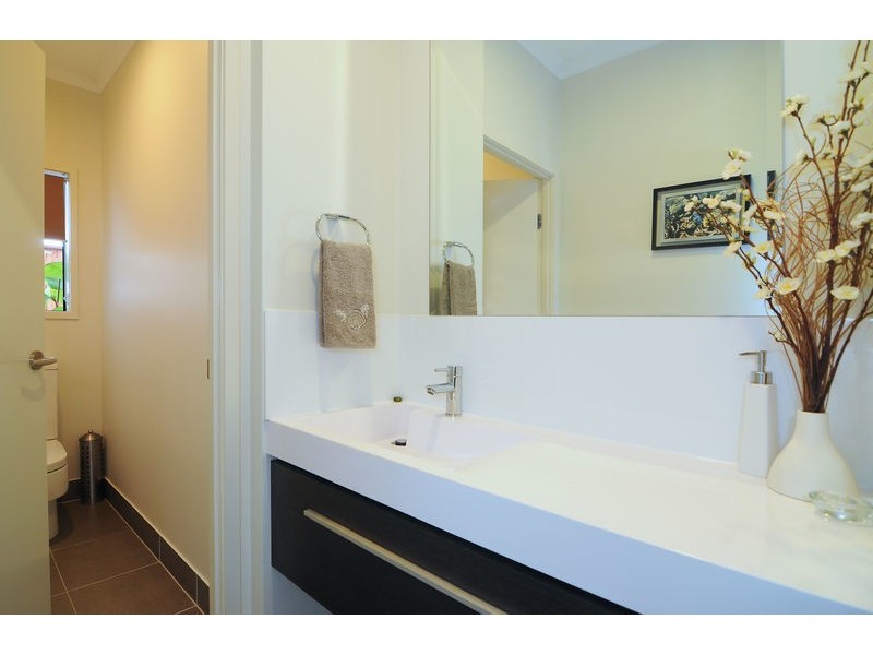 33 Iridescent Close, Trinity Park QLD 4879