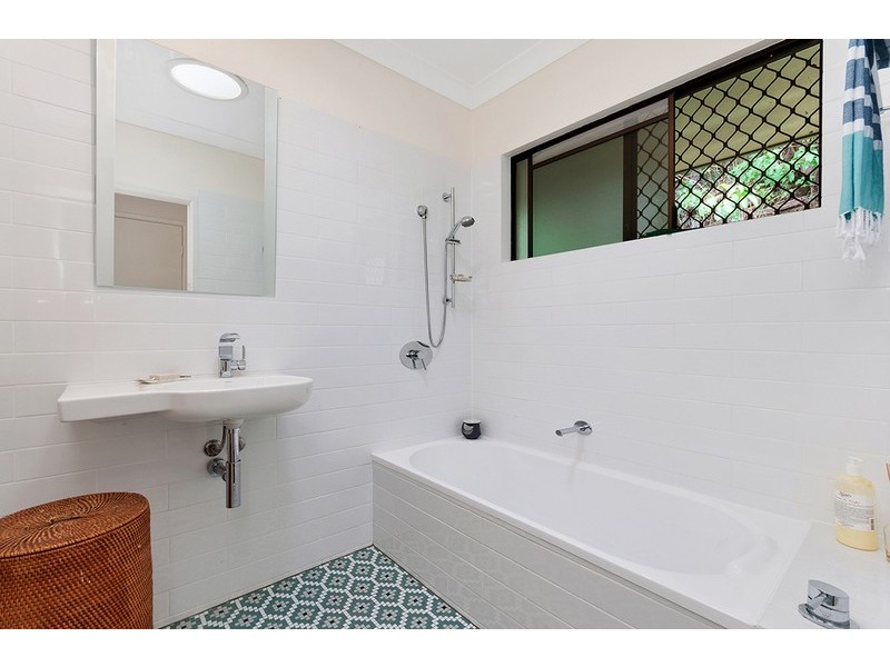 59 Summer Hill Drive, Mooroobool QLD 4870