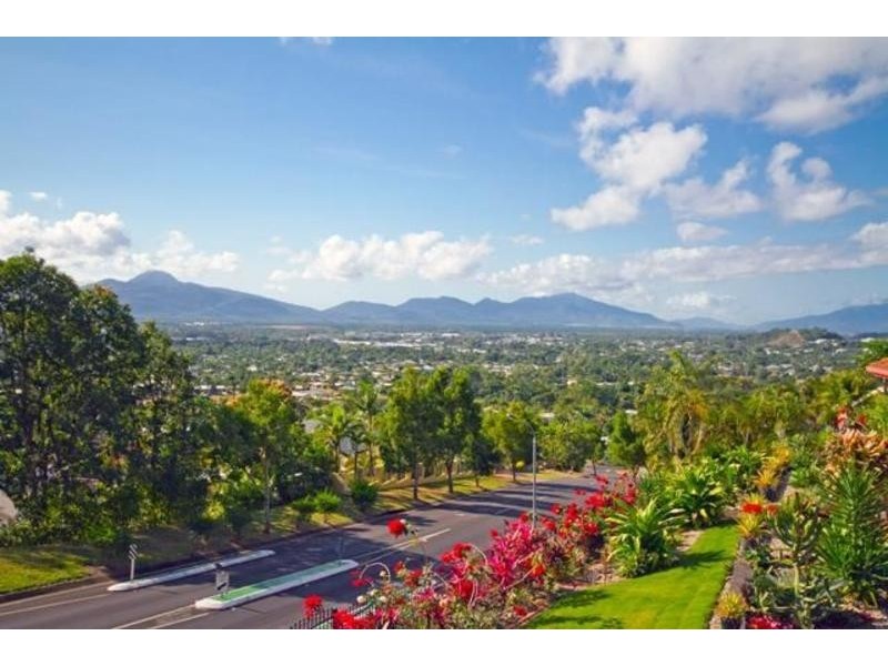 59 Summer Hill Drive, Mooroobool QLD 4870