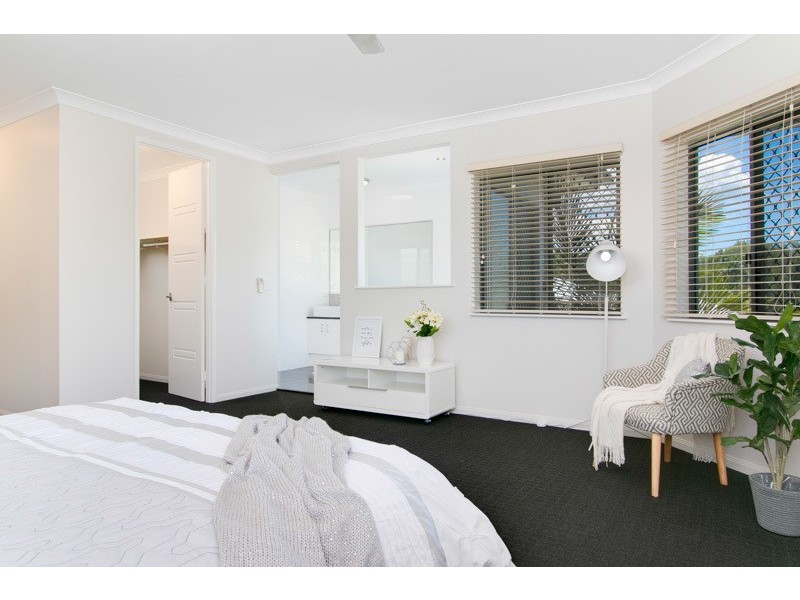 15 Iridescent Close, Trinity Park QLD 4879