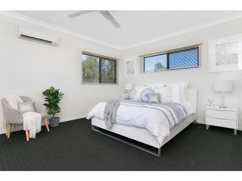 15 Iridescent Close, Trinity Park QLD 4879