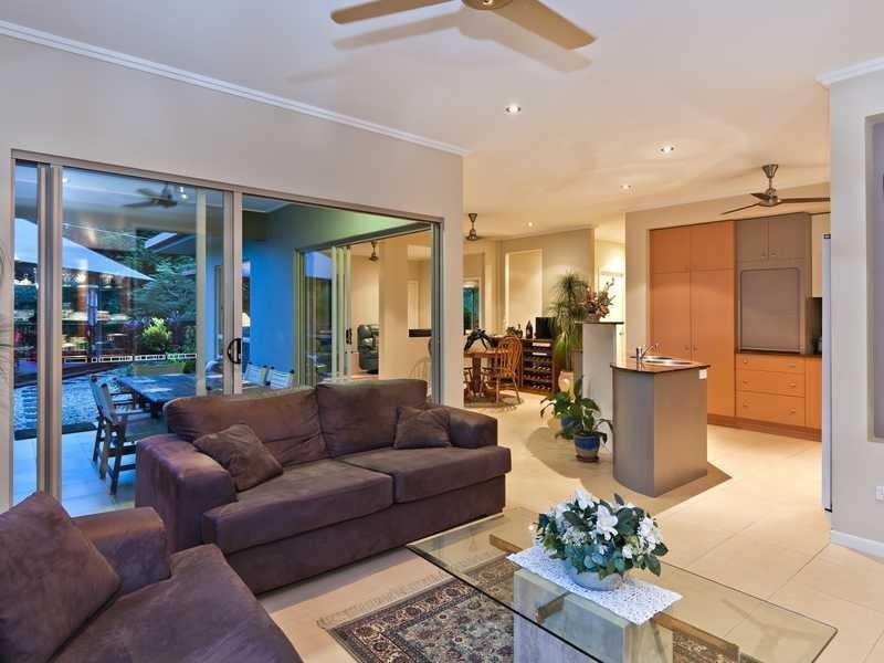 10 Mccoll Close, Redlynch QLD 4870