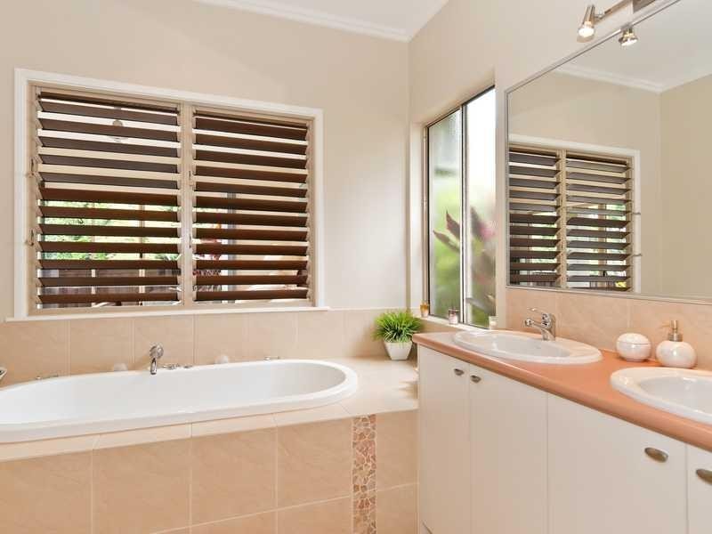 10 Mccoll Close, Redlynch QLD 4870
