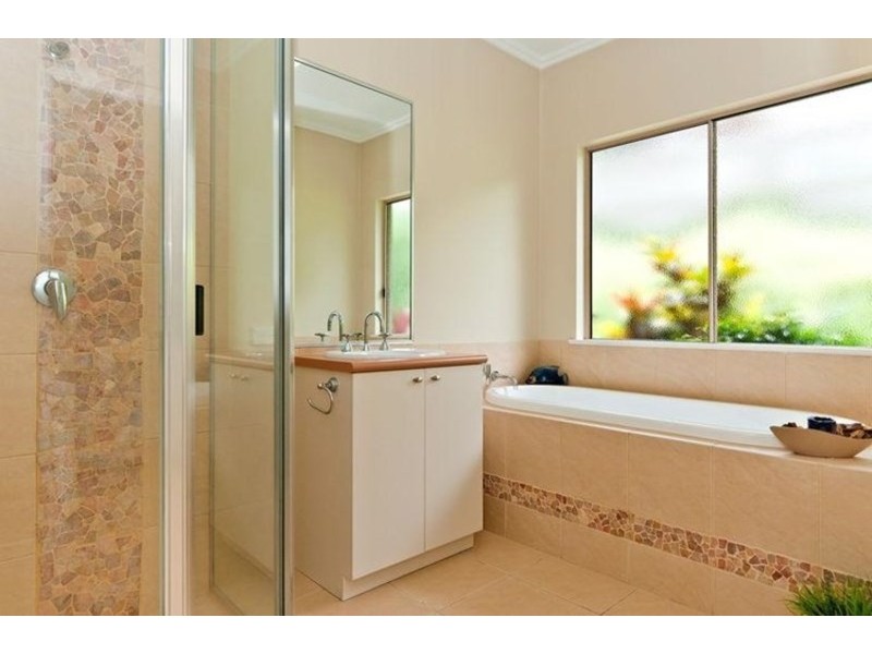 10 Mccoll Close, Redlynch QLD 4870