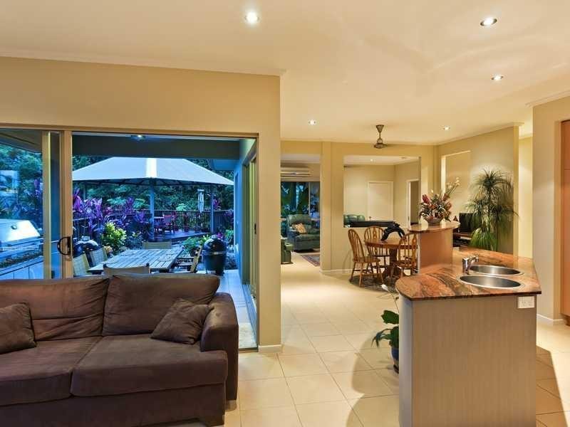 10 Mccoll Close, Redlynch QLD 4870