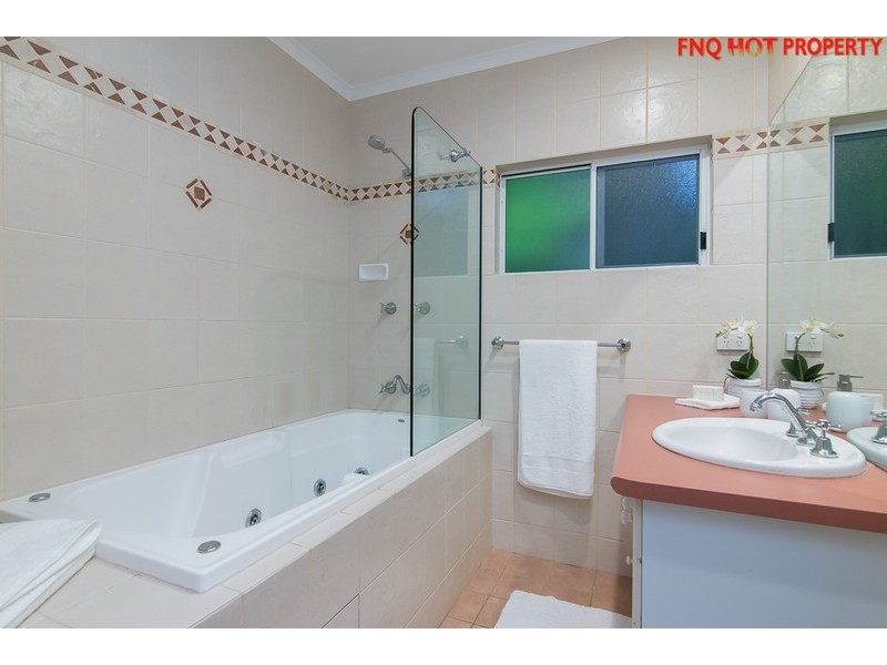 5 Duane Close, Brinsmead QLD 4870