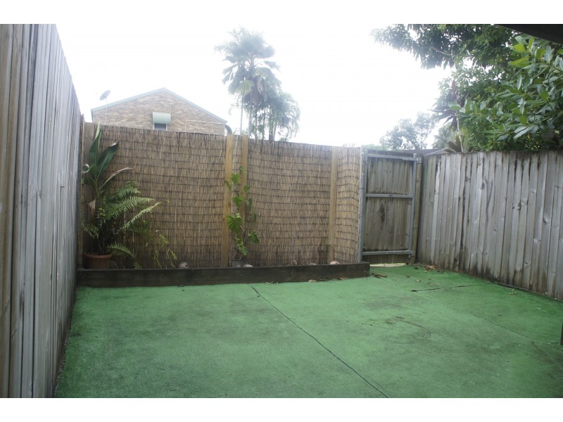 4/11 Pioneer St, Manoora QLD 4870