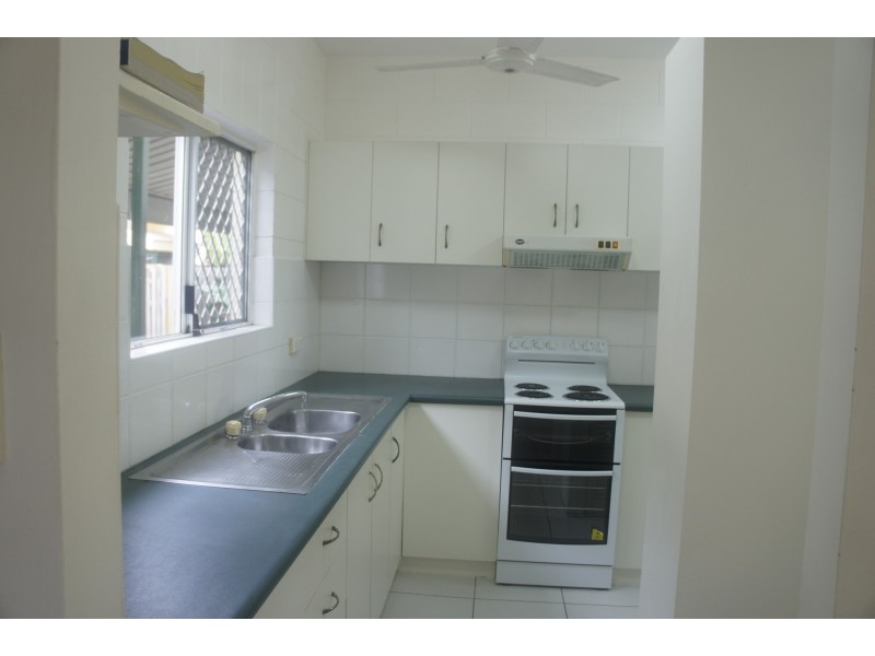 4/11 Pioneer St, Manoora QLD 4870