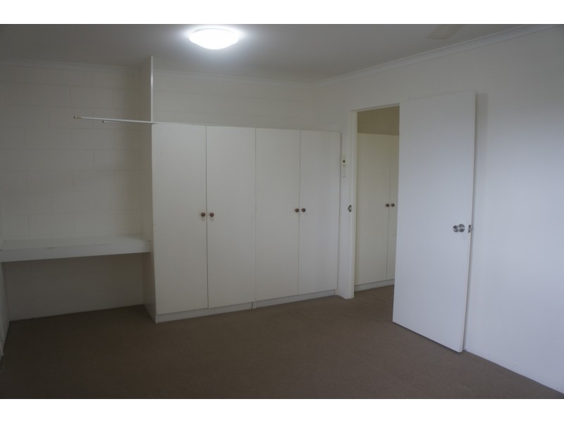 4/11 Pioneer St, Manoora QLD 4870
