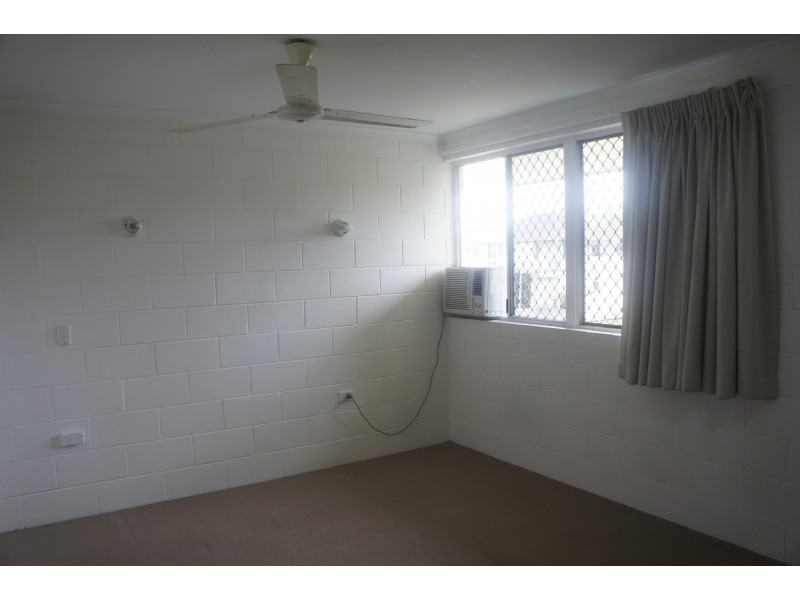 4/11 Pioneer St, Manoora QLD 4870