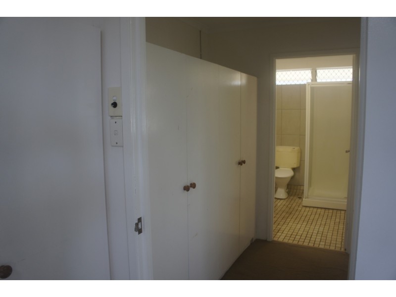 4/11 Pioneer St, Manoora QLD 4870