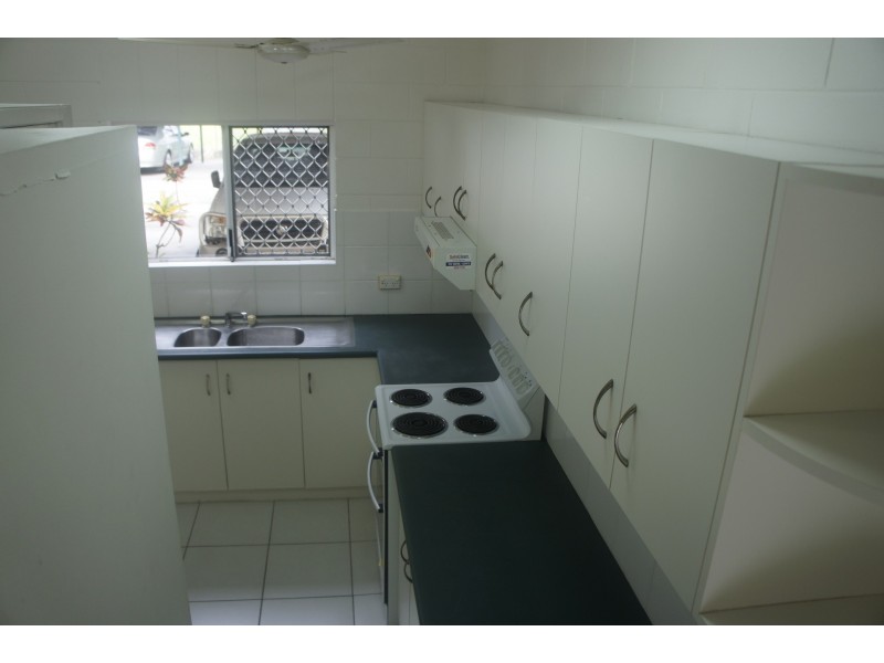 4/11 Pioneer St, Manoora QLD 4870