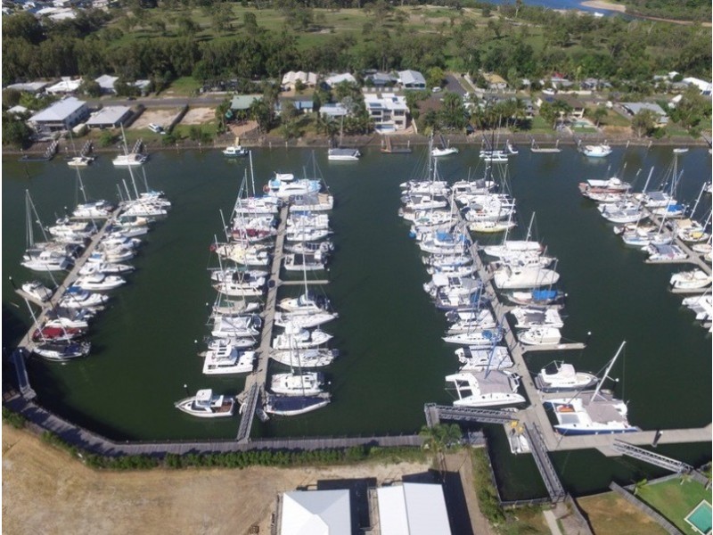 8  Marina Blue, Trinity Park QLD 4879