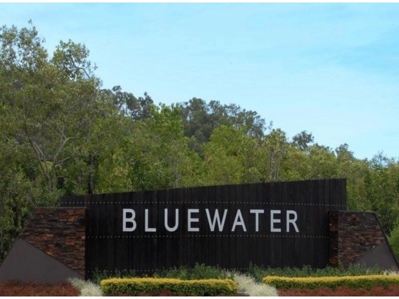8  Marina Blue, Trinity Park QLD 4879