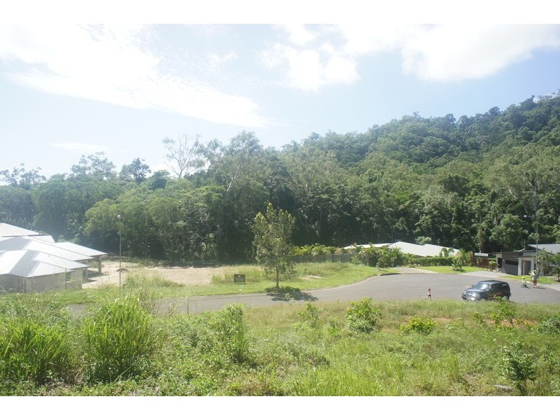 14  Megalong Close, Smithfield QLD 4878
