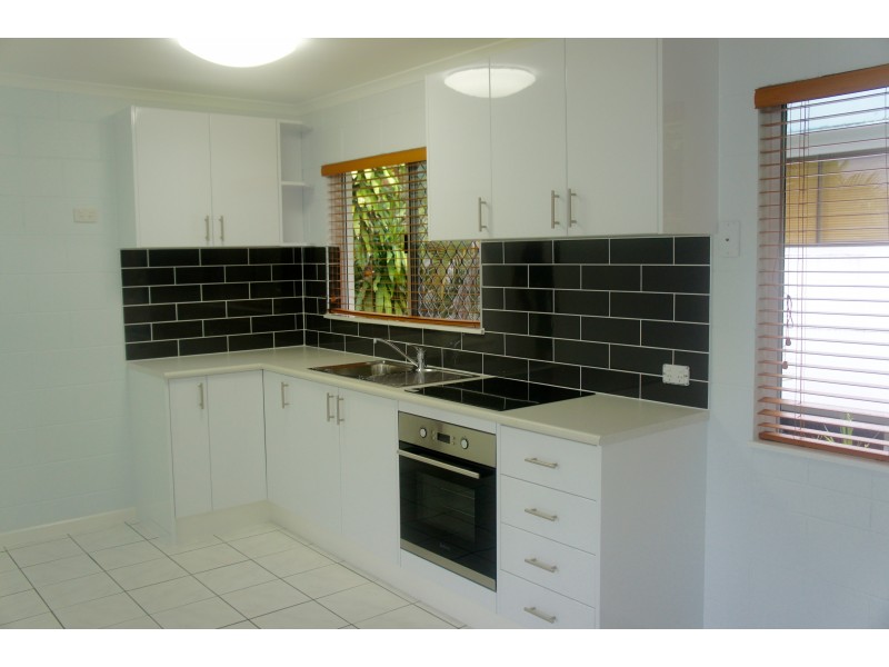 7/98 Pease Street, Manoora QLD 4870