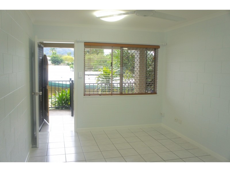 7/98 Pease Street, Manoora QLD 4870