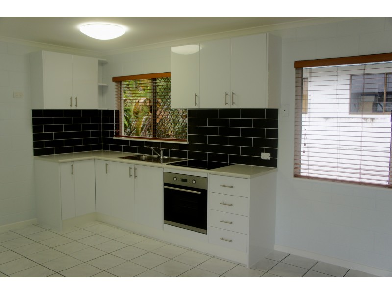 7/98 Pease Street, Manoora QLD 4870