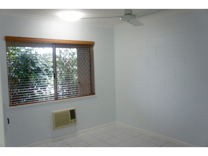 7/98 Pease Street, Manoora QLD 4870