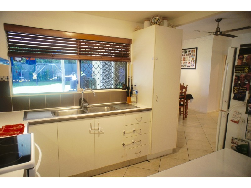 11 Eddy Street, Clifton Beach QLD 4879
