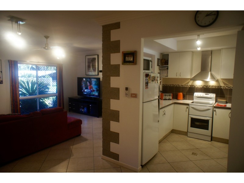 11 Eddy Street, Clifton Beach QLD 4879