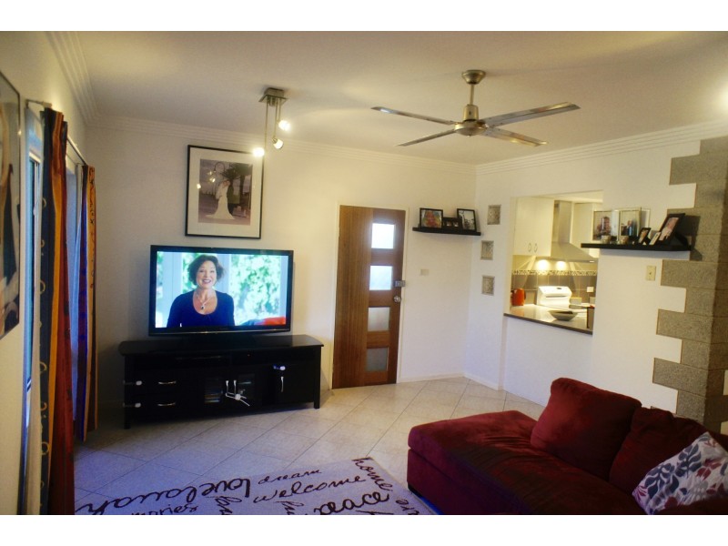 11 Eddy Street, Clifton Beach QLD 4879