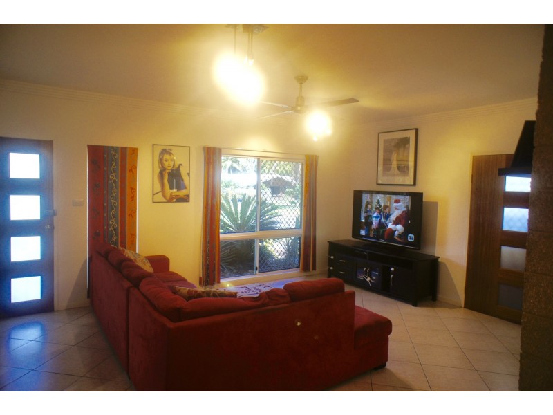 11 Eddy Street, Clifton Beach QLD 4879
