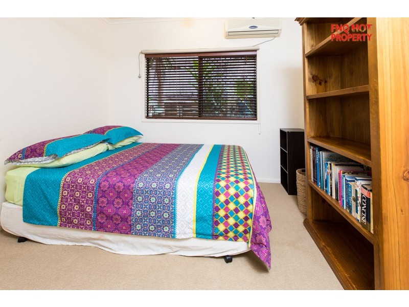 28 Pepperwood St, Redlynch QLD 4870