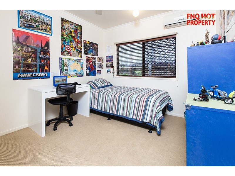 28 Pepperwood St, Redlynch QLD 4870