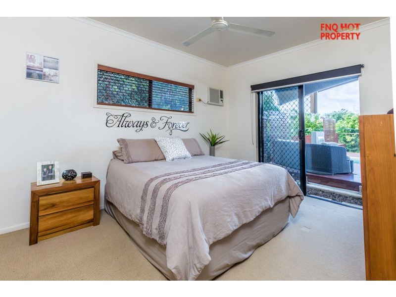 28 Pepperwood St, Redlynch QLD 4870