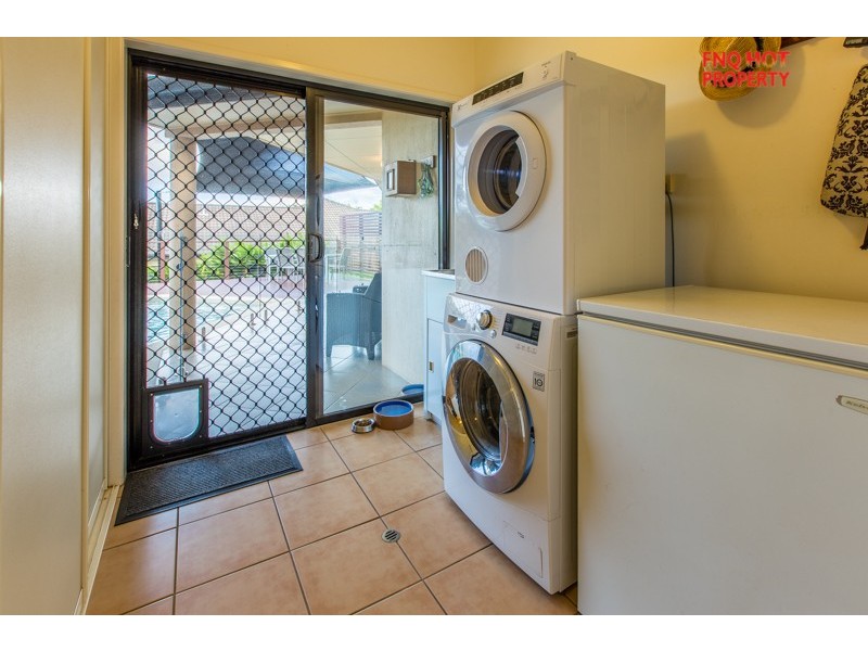 28 Pepperwood St, Redlynch QLD 4870