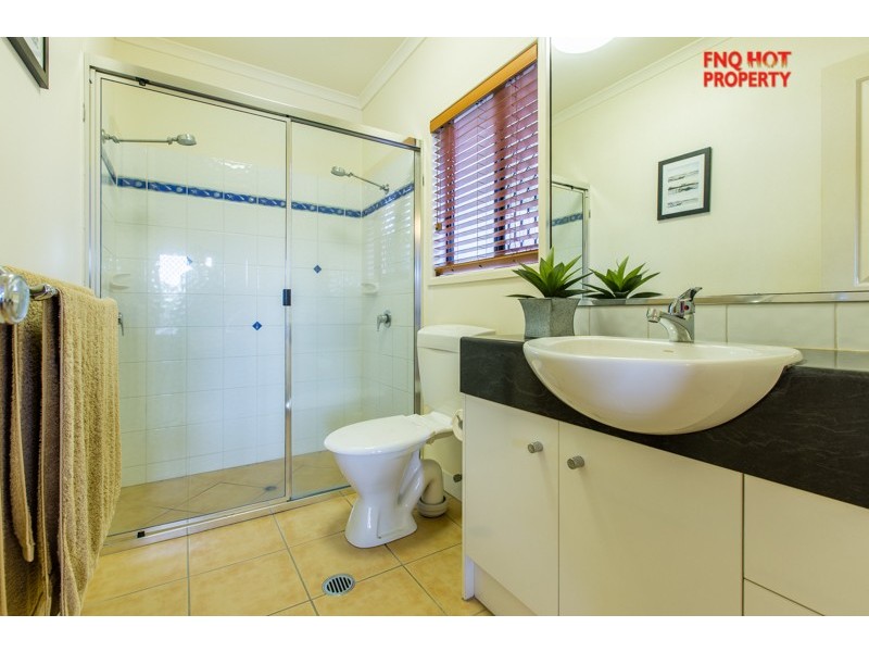 28 Pepperwood St, Redlynch QLD 4870