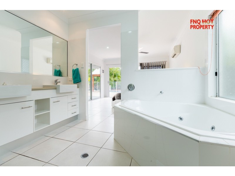 14 Iridescent Close, Trinity Park QLD 4879